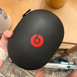 Black wireless beats